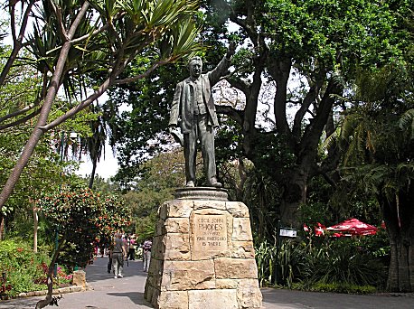 Cecil Rhodes statue - Cape Town