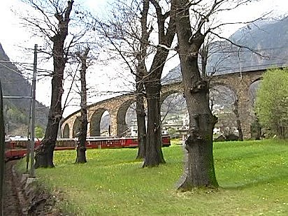 Circular Viaduct Rtische Bahn
