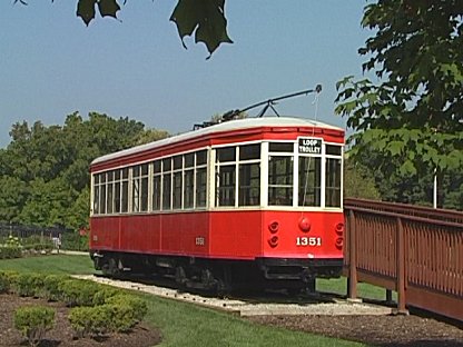 Streetcar outside History Museum, St Louis MO